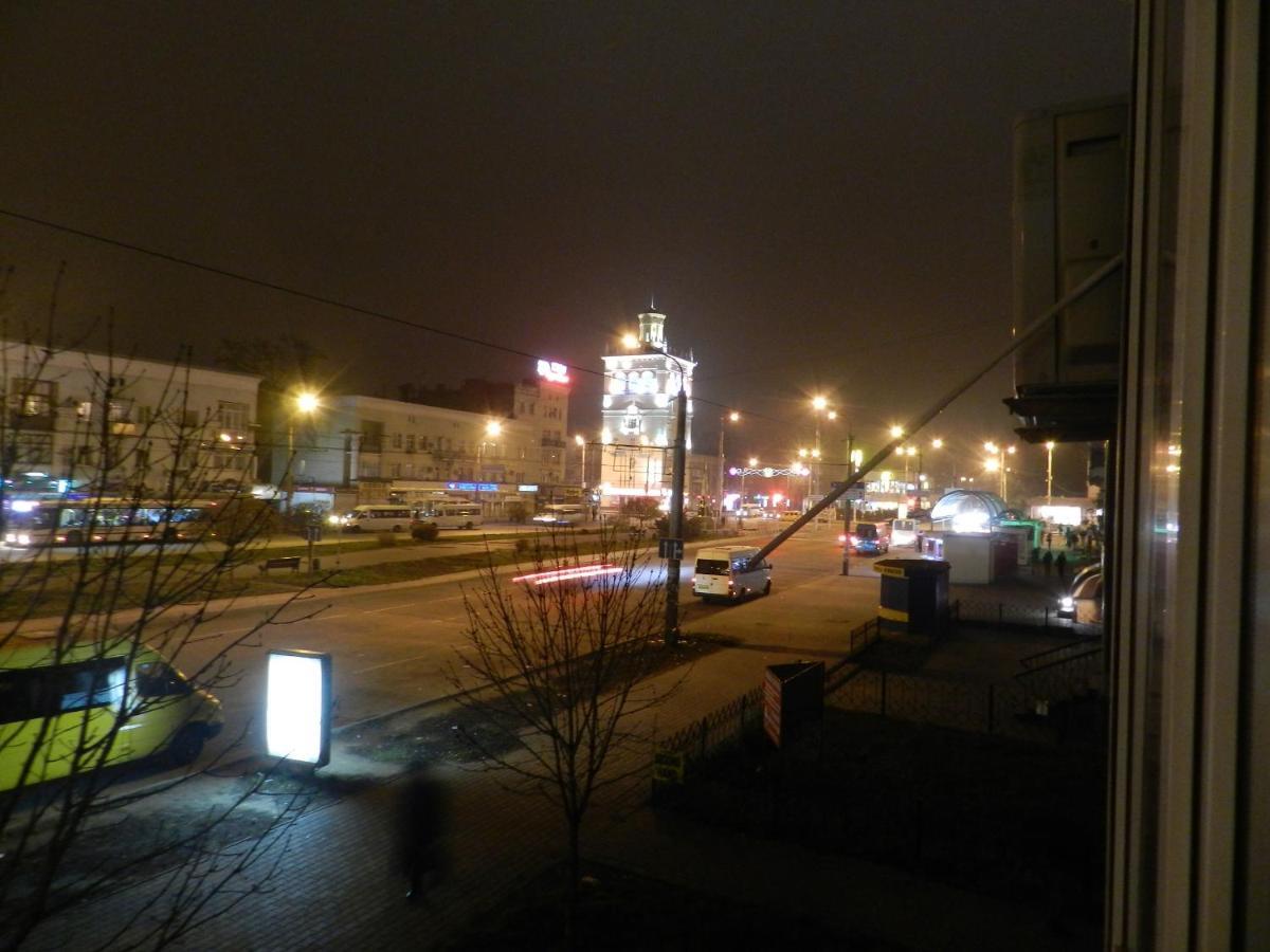 1-Room Apartment 50M2 On Metalurhiv Avenue 17, By Grandhome Zaporizhia Exterior foto